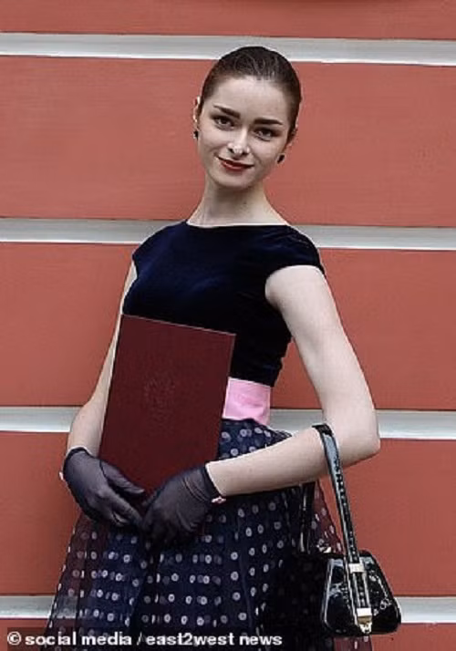 Nhan sac xinh dep cua co gai Nga vua bi giao su gia giet hai, phan xac-Hinh-7