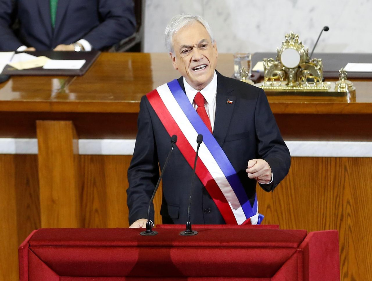 "Đây là một quyết định rất khó khăn vì chúng tôi rất hiểu tầm quan trọng của APEC và COP 25 đối với Chile cũng như phần còn lại của thế giới", Tổng thống Chile Sebastian Pinera phát biểu. 