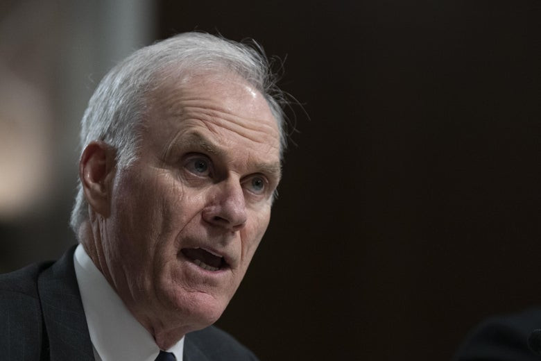 Tháng 6/2017, Tổng thống Trump đề cử ông Spencer vào vị trí Bộ trưởng Hải quân thứ 76 của nước Mỹ. Ông được Thượng viện phê chuẩn vào ngày 1/8/2017 và tuyên thệ nhậm chức hai ngày sau đó. Ảnh: Slate.