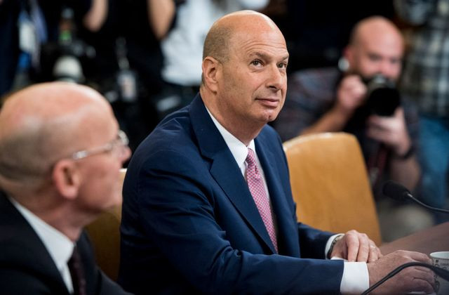 Đại sứ Mỹ Sondland còn cho hay, nhiều nhân vật trong Nhà Trắng như Quyền Chánh văn phòng Mick Mulvaney, cựu Cố vấn an ninh quốc gia John Bolton,...đều có liên quan. Ảnh: US News.