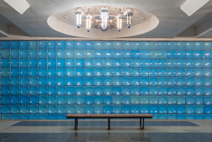 Được biết, trước khi chụp ảnh các ga tàu điện ngầm, Herwig còn khám phá các bến xe buýt ở những khu vực xa xôi khắp Trung Á. Mời độc giả xem thêm video: Bảo tàng đồ cũ thời Liên Xô (Nguồn: VTC14)