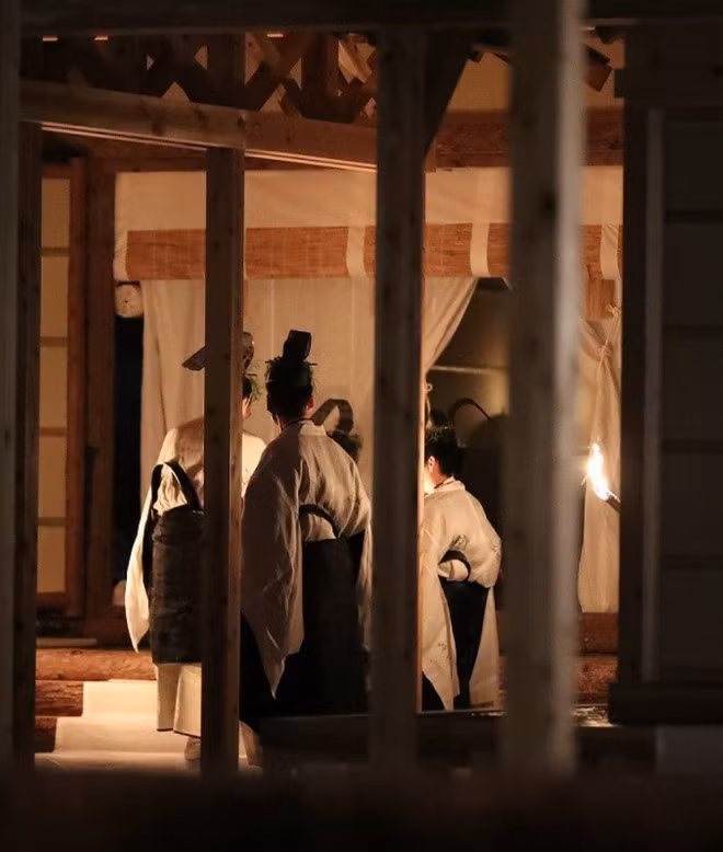 Bên trong Điện Suki, nơi nghi lễ Sukiden-Kyosen-no-gi được tiến hành.
