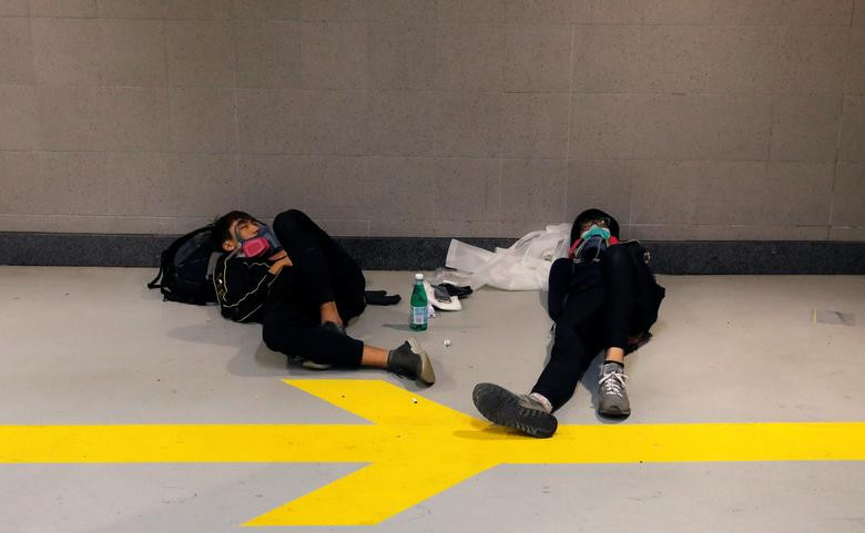 Cảnh vạ vật của người biểu tình tại trường Đại học Bách khoa Hong Kong.