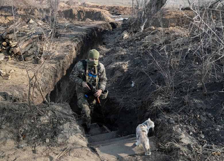 Bức ảnh chụp tại chiến hào gần làng Zolote, vùng Luhansk, ngày 2/11.