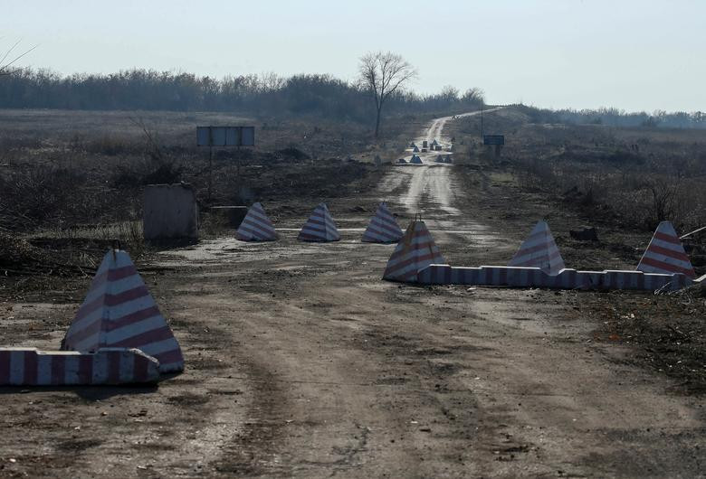 Đường liên lạc ngăn cách phe ly khai với quân đội Ukraine gần làng Zolote ở Luhansk ngày 2/11.