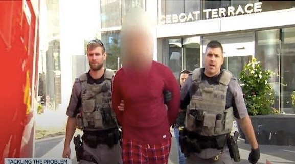 Al-Mamun, 32 tuổi sinh tại Bangladesh, đến Brazil 6 năm trước với tư cách là một người tị nạn và từng sống tại Bras - một khu phố nhộn nhịp ở Sao Paulo, nơi cư trú của những người nhập cư đến từ khắp nơi trên thế giới. Ảnh: Global.