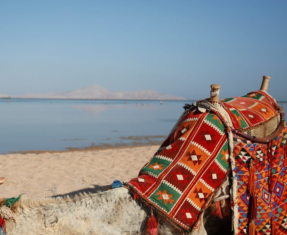 Trước đây, việc cấp thị thực chỉ áp dụng với người hành hương, doanh nhân có thư mời và một số nhóm du lịch được kiểm soát chặt chẽ.