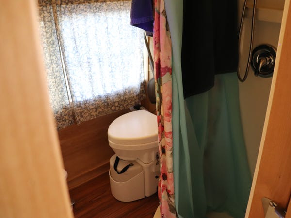 Khu vực nhà tắm.