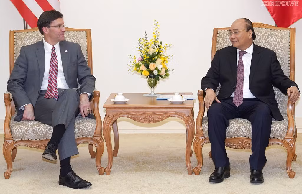 Bộ trưởng nêu rõ, năm 2020 có ý nghĩa quan trọng khi Việt Nam đảm nhiệm vai trò Chủ tịch ASEAN, đồng thời kỷ niệm 25 năm bình thường hóa quan hệ hai nước, do đó Mỹ hy vọng đóng góp tích cực, hỗ trợ Việt Nam trong hoàn thành tốt vai trò Chủ tịch ASEAN; đồng thời khẳng định, Mỹ coi trọng quan hệ Đối tác toàn diện với Việt Nam, nỗ lực cùng Việt Nam phát triển tất cả các lĩnh vực hợp tác. Ảnh: Chính phủ.