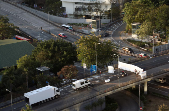 Khoảng 1.000 người đã bị bắt giữ trong cuộc bao vây của cảnh sát tại trường PolyU, trong đó có gần 300 người ở độ tuổi dưới 18.