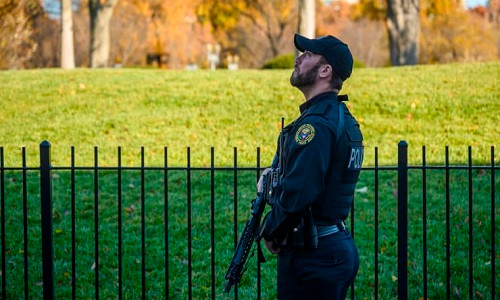 So tan Quoc hoi My, phong toa Nha Trang vi may bay la