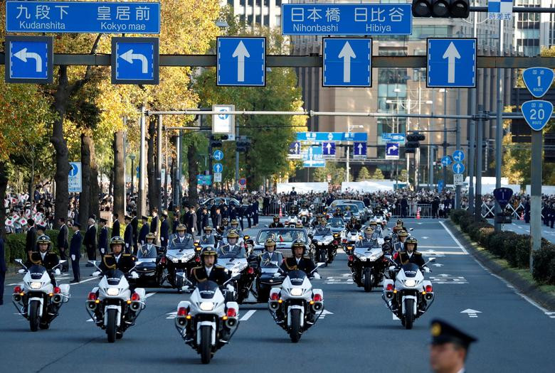 Được biết, đây là lễ diễu hành đầu tiên trước công chúng của Nhật hoàng Naruhito và Hoàng hậu Masako kể từ khi họ kết hôn vào tháng 6/1993.