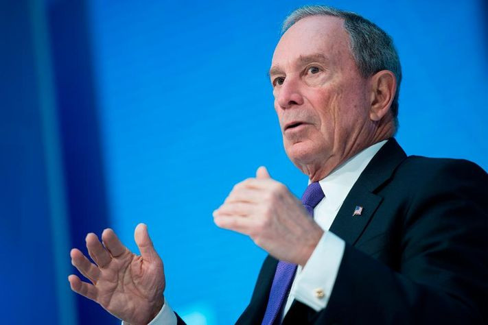 Tính đến tháng 11/2019, tài sản ròng của tỷ phú Bloomberg ước tính là 57,1 tỷ USD. Ông hiện là người giàu thứ 9 ở Mỹ và đứng thứ 14 trên thế giới.