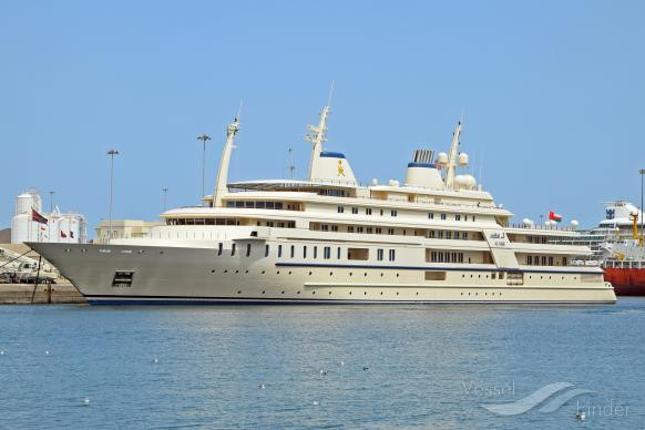 Du thuyền Al Said thuộc sở hữu của Quốc vương Oman. Là một trong những du thuyền dài nhất thế giới, Al Said có sức chứa 70 khách và 174 thủy thủ đoàn. Giá ước tính của du thuyền khoảng 600 triệu USD.