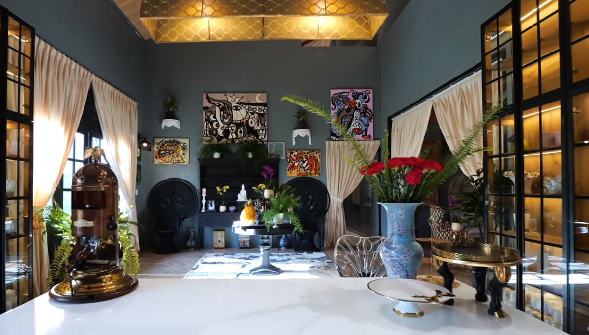 Căn nhà mới của Lý Quí Khánh vẫn chưa hoàn thiện. Anh vẫn chưa chuyển đến ở.