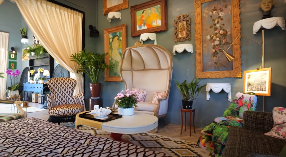 Đáng chú ý, ngôi nhà không theo một phong cách cụ thể nào, mà đó là sự trộn lẫn tất cả những trải nghiệm của NTK Lý Quí Khánh trong hơn 10 năm làm nhà.