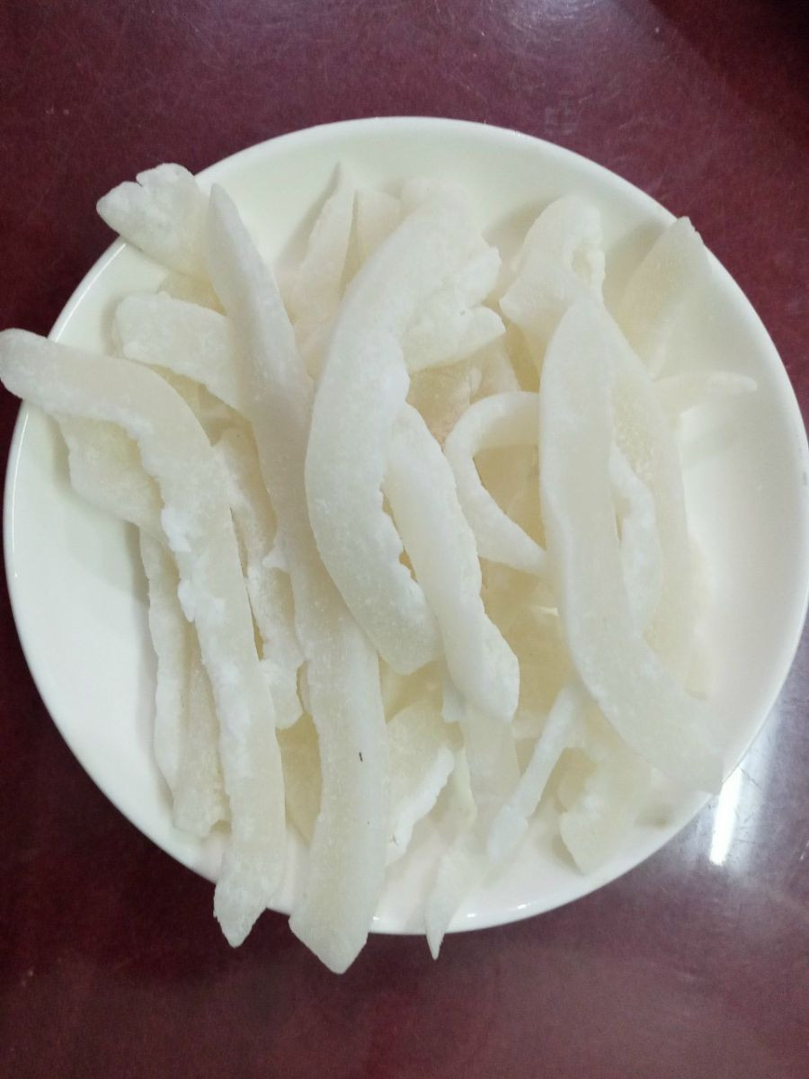 Mứt dừa sáp sau khi làm ra được nhận xét là ngọt thanh, ăn không bị ngán, dừa bùi bùi. Ảnh: Duasaptravico