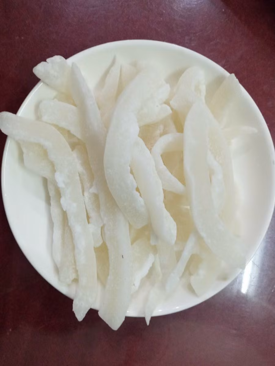 Mứt dừa sáp sau khi làm ra được nhận xét là ngọt thanh, ăn không bị ngán, dừa bùi bùi. Ảnh: Duasaptravico