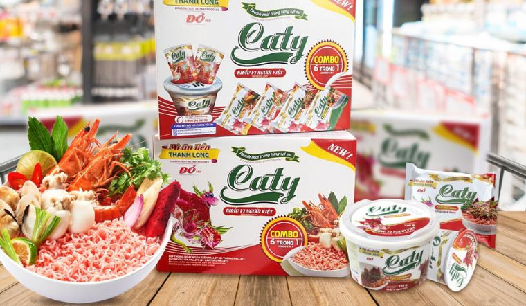 Đơn vị sản xuất cho ra mì ăn liền thanh long đỏ với nhiều vị khác nhau như mì tôm thanh long đỏ vị tôm và thịt gà, vị hải sản chua cay, vị heo gà nấu nấm, vị thịt heo bằm, mì chay. Ảnh: Bachhoaxanh