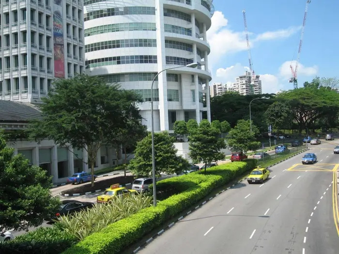 Paterson Hill (Singapore) là khu dân cư yên tĩnh, nằm gần Vành đai mua sắm Đường Orchard, nổi tiếng với các cửa hàng thiết kế riêng và nhà hàng được trao sao Michelin. Giá nhà tại đây trung bình khoảng 42.500 USD (996 triệu đồng).