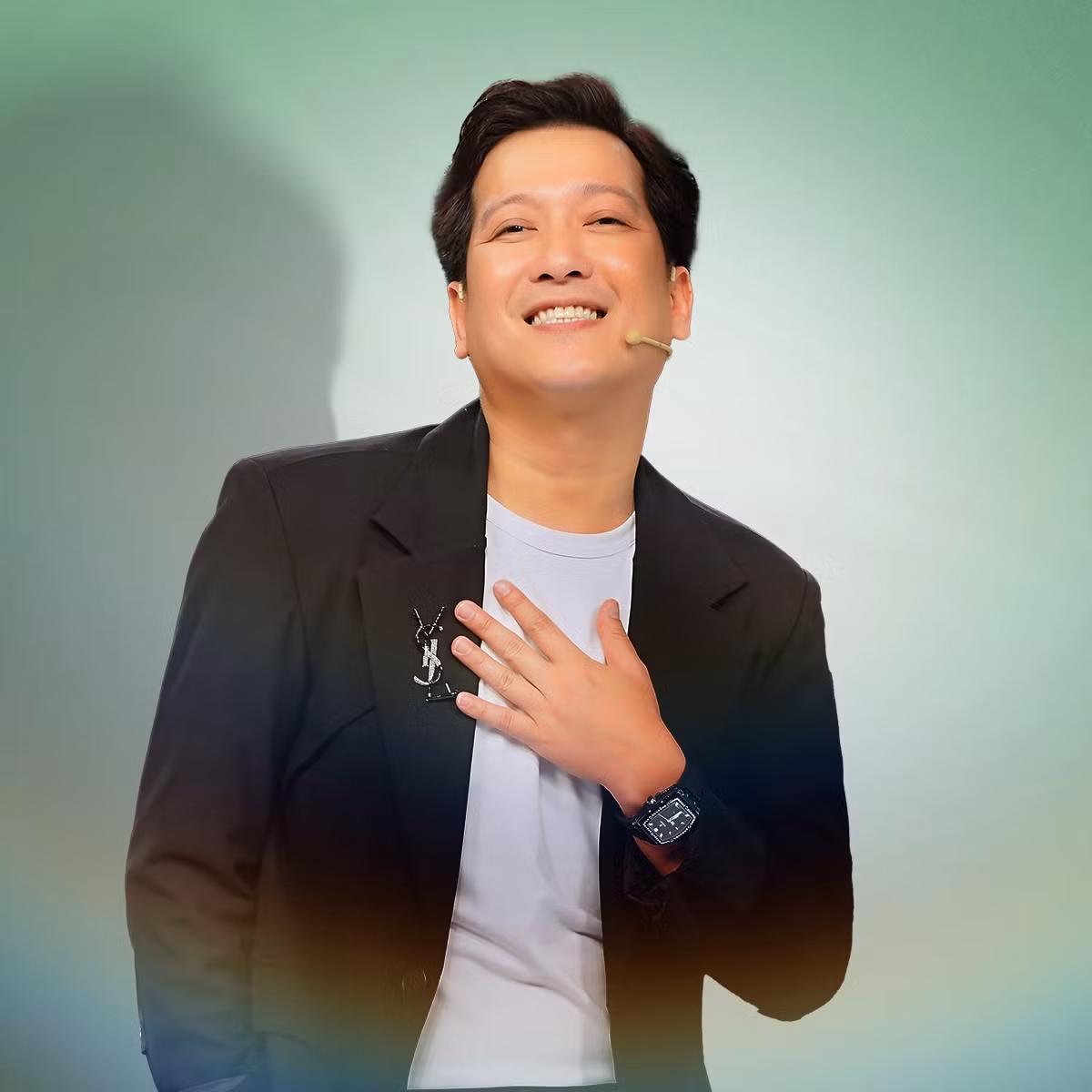 Theo nhiều nguồn tin, thu nhập một tập gameshow giải trí mà Trường Giang xuất hiện với vai trò MC từ 40 - 60 triệu đồng, với vai trò khách mời từ 20 - 30 triệu đồng. Ảnh: FBNV