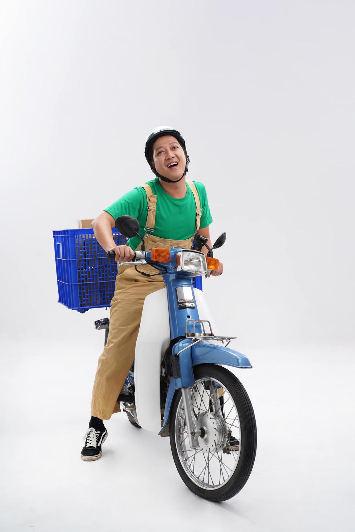 Bên cạnh đó, Trường Giang còn có nguồn thu từ việc đóng phim, đóng quảng cáo. Ảnh: FBNV