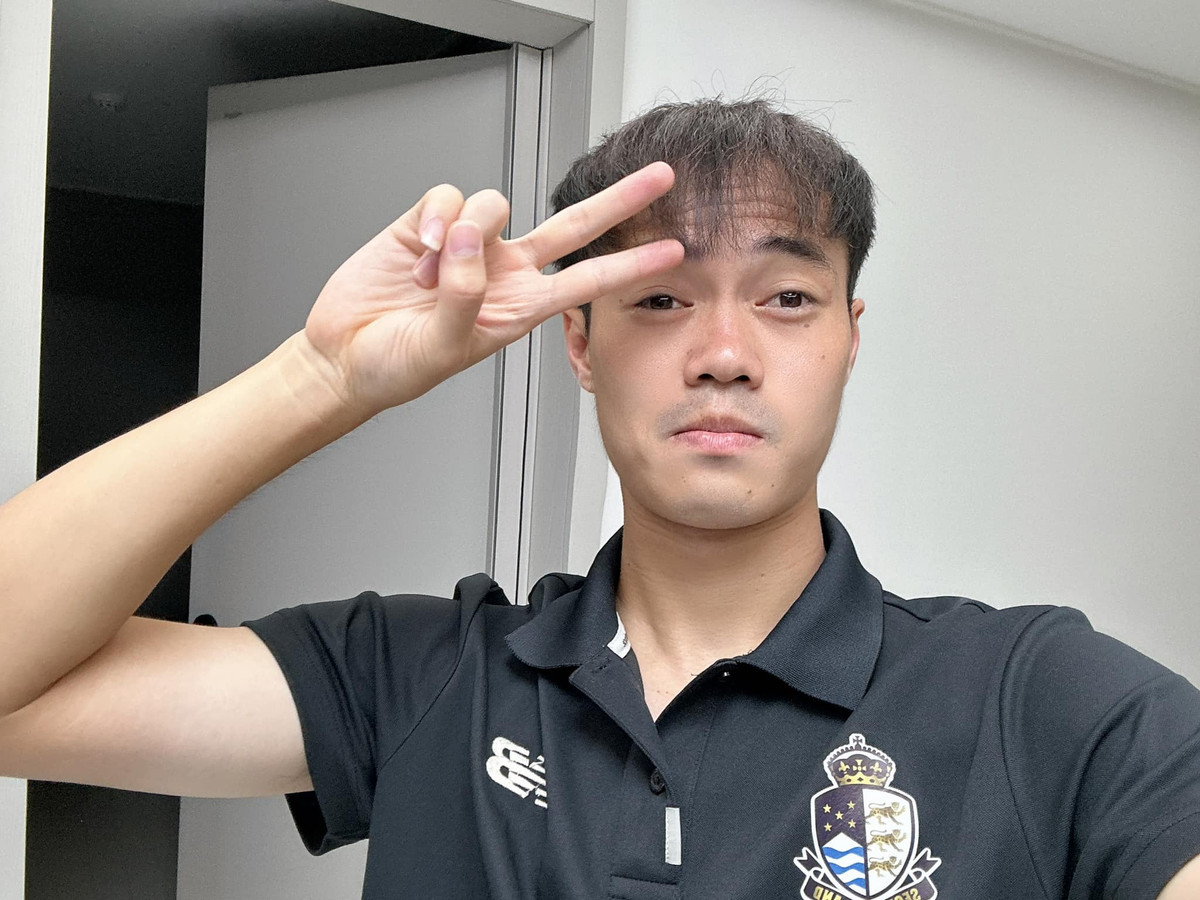 Ngoài ra, Văn Toàn còn thời xuyên nhận quảng cáo, tham dự sự kiện để có thêm thu nhập.