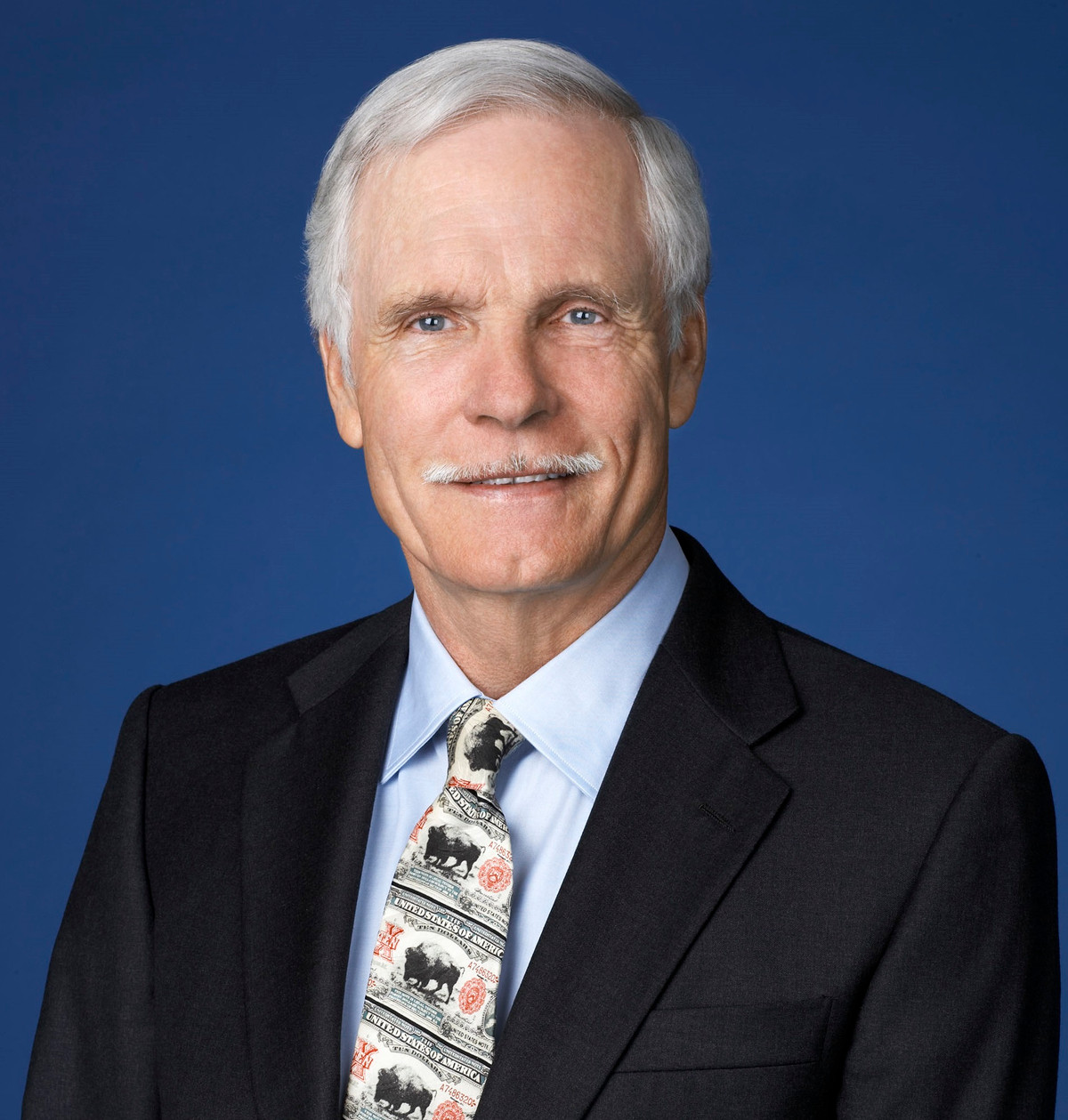 Ted Turner là ông trùm truyền thông Mỹ và là người sáng lập kênh CNN. Ông đã ký tên vào The Giving Pledge - một chiến dịch khuyến khích người giàu có đóng góp phần lớn tài sản của họ cho các hoạt động từ thiện được thành lập bởi Bill Gates. Ảnh: Getty