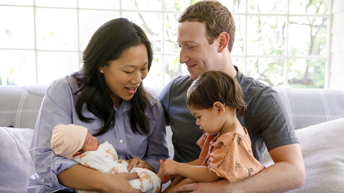 Khi đón con gái đầu lòng Max chào đời vào năm 2015, tỷ phú Mark Zuckerberg và vợ Priscilla Chan tuyên bố không có kế hoạch cho cô bé thừa kế hàng tỷ USD. Ảnh: Today Show