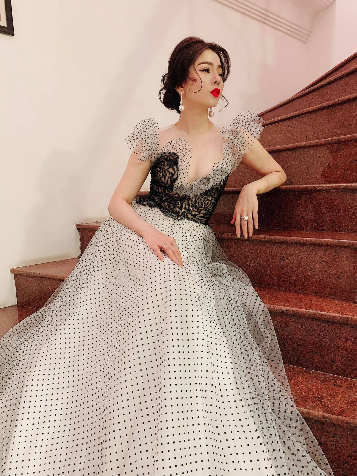 Có thể thấy, Lệ Quyên đích thực là "đại gia bất động sản" của chương trình "Chị Đẹp Đạp Gió Rẽ Sóng" khi sở hữu biệt thự cả trong và ngoài nước. Ảnh: FBNV