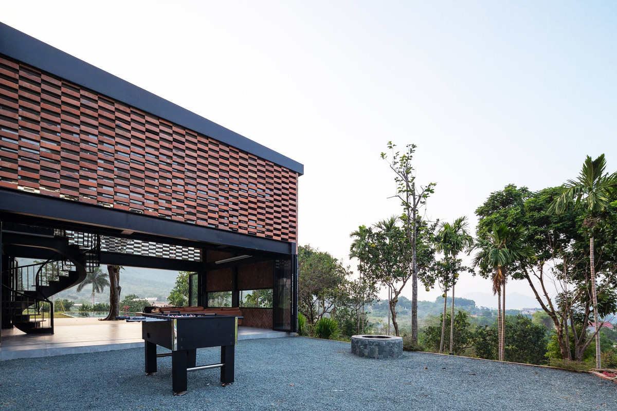 Quy hoạch tổng thể toàn diện kết hợp các khu cảnh quan lấy cảm hứng từ địa hình tự nhiên, có vườn, hồ bơi và đồi cỏ để mang đến cho trẻ em và gia đình những cuộc gặp gỡ gần gũi với thiên nhiên.