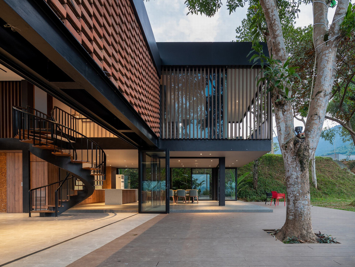 Cấu trúc được cải tạo xây dựng trên nền tảng sẵn có, tích hợp liền mạch một khối mới và kết nối các cụm dân cư rải rác.