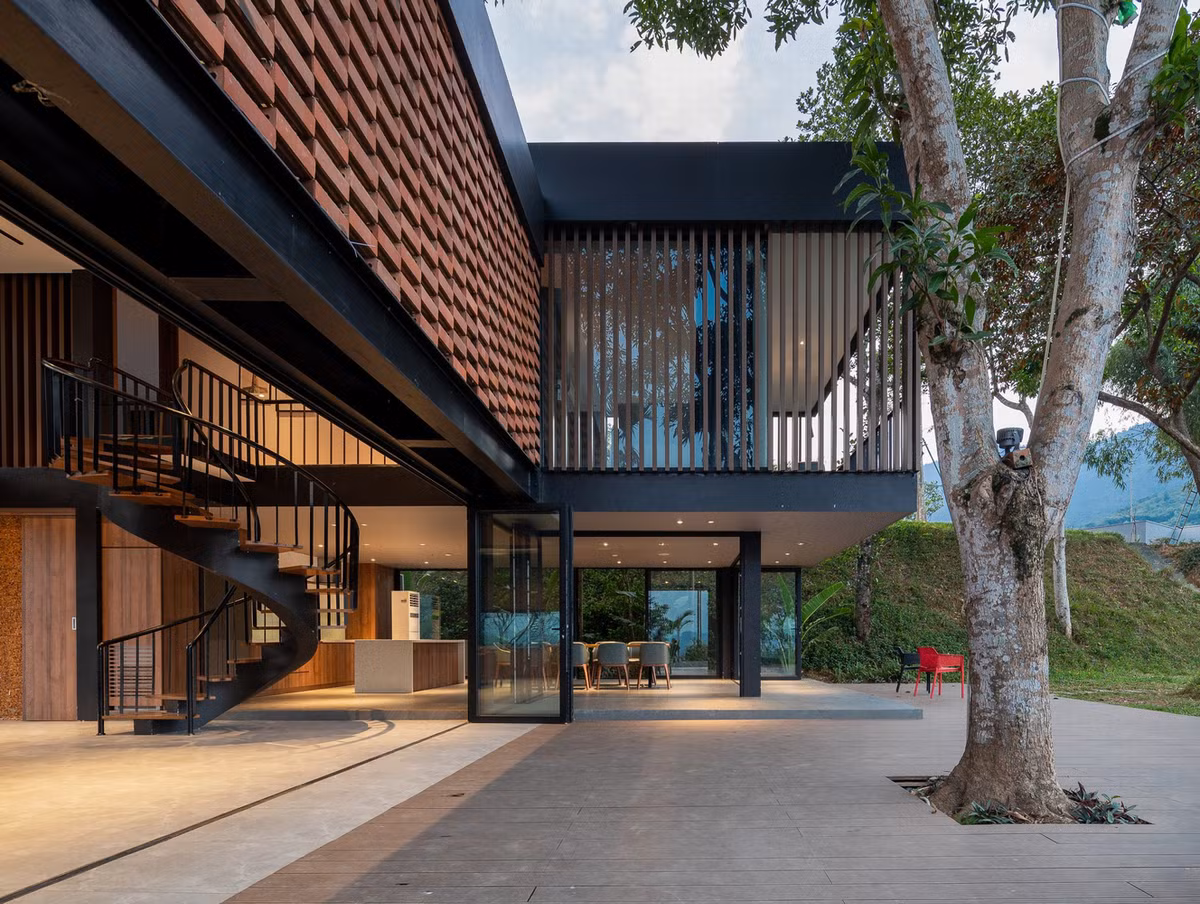 Cấu trúc được cải tạo xây dựng trên nền tảng sẵn có, tích hợp liền mạch một khối mới và kết nối các cụm dân cư rải rác.