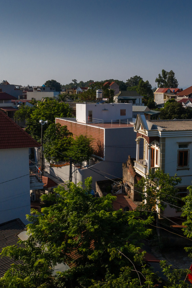 Cấu trúc cơ bản của The Grand House là một căn nhà 3 gian truyền thống với gian giữa là gian thờ tự, và hai gian phụ hai bên cho khu vực ngủ và phòng ở.