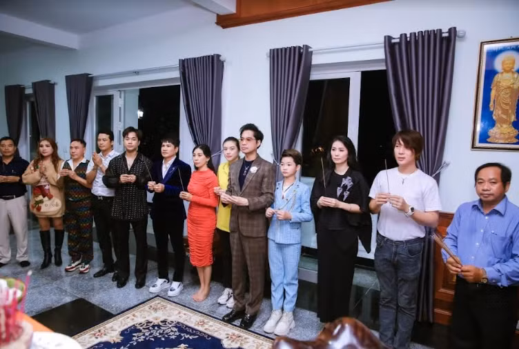 Ngọc Sơn là chủ đầu tư, lo toàn bộ kinh phí và quyết định việc xây dựng ngôi nhà. Nguồn ảnh: NVCC