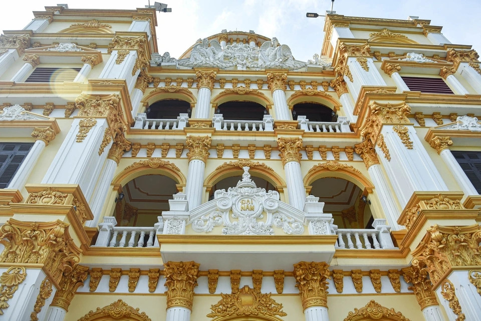 Lâu đài gồm 3 tầng nhà và 1 tầng hầm được hoàn thành vào năm 2020. Ảnh: Dân trí