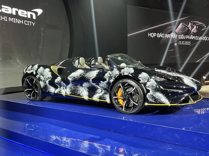 Theo công bố của nhà phân phối, mức giá của mẫu xe này từ 1.690.000 USD (hơn 41 tỷ đồng). Tuy nhiên, mức giá cuối cùng phụ thuộc vào mức độ cá nhân hóa của khách hàng, được thực hiện bởi McLaren Special Operations (MSO) có thể tới 140 tỷ đồng. Ảnh: Người lao động