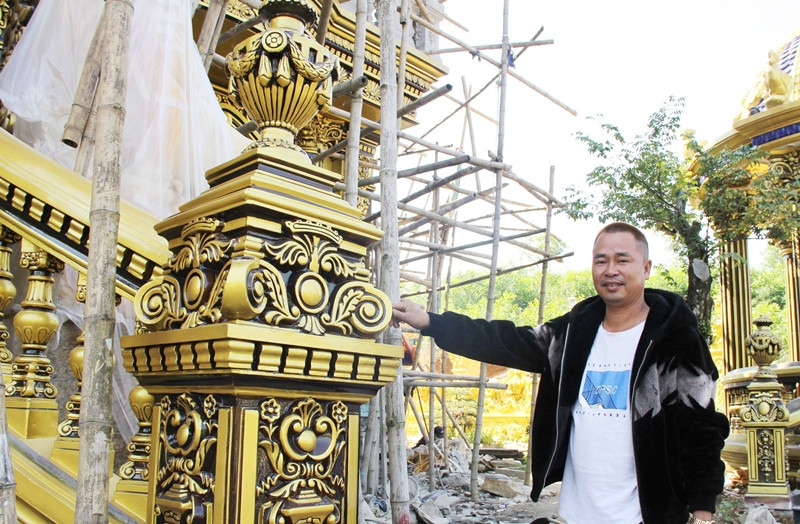 Năm 2004, vợ chồng ông Thoan mua lô đất ở bên quốc lộ 7, mở xưởng kinh doanh, thu mua sắt vụn, buôn bán phụ tùng ô tô các loại. Ảnh: Vietnamnet