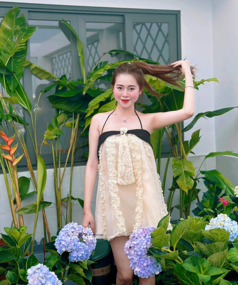 Góc vườn do chính tay Việt Phương Thoa chăm sóc trở thành góc sống ảo lý tưởng. Nguồn ảnh: FBNV