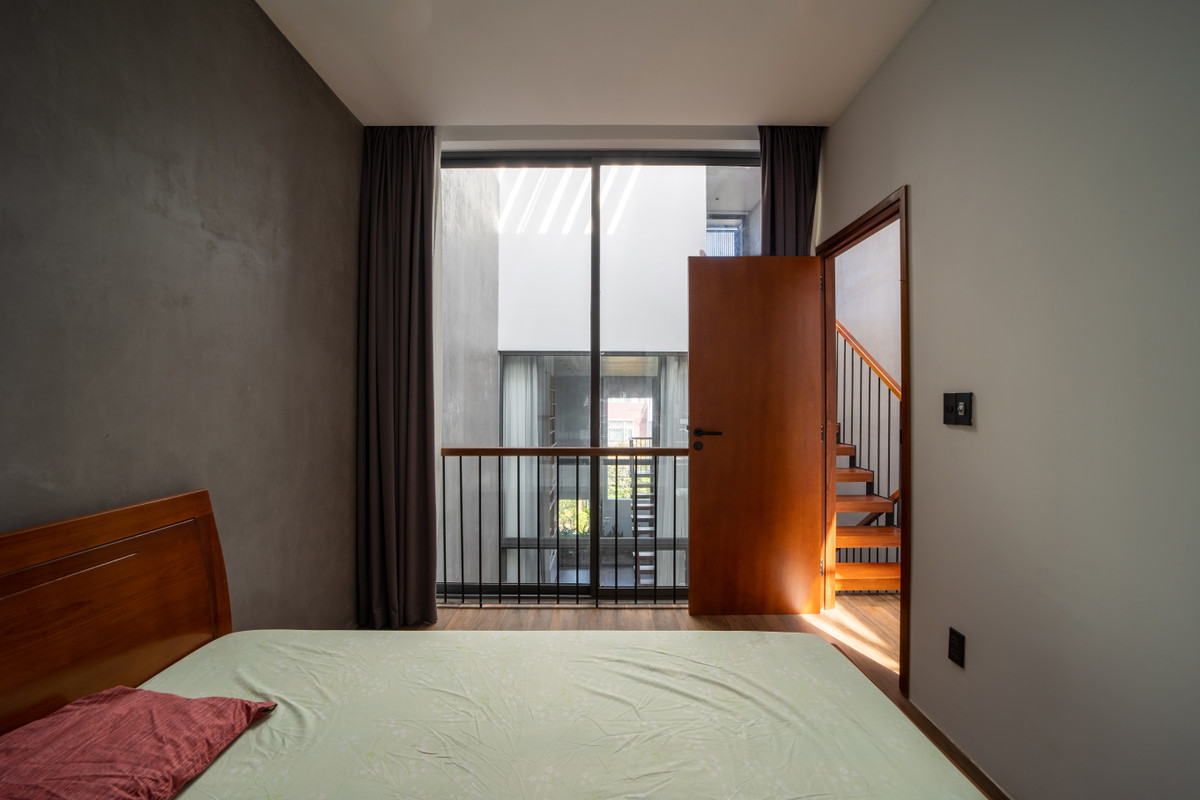 Tại không gian phòng ngủ hay bất kì đâu, cha mẹ và con cái có thể giao tiếp với nhau.