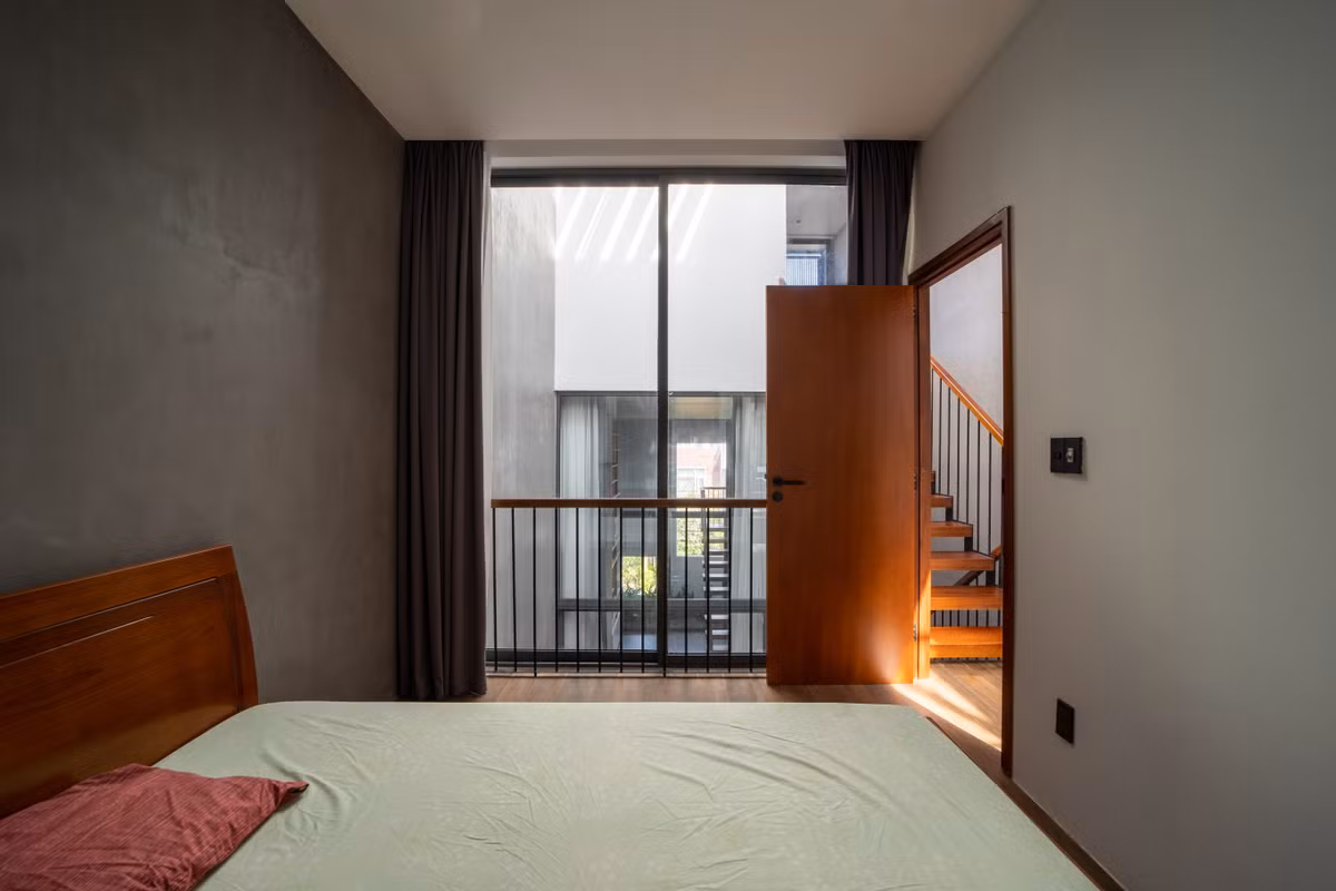 Tại không gian phòng ngủ hay bất kì đâu, cha mẹ và con cái có thể giao tiếp với nhau.