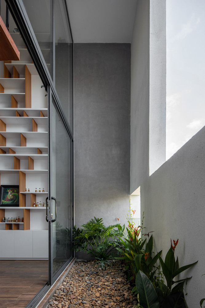 Công trình sẽ được bảo vệ tốt nhất đồng thời vẫn nhận đầy đủ lượng ánh sáng cần thiết và lượng gió lưu thông làm sạch bầu không khí ở bên trong.