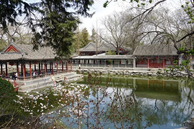 Cảnh quan trang nhã bên trong Cung Vương Phủ. Ảnh: 163