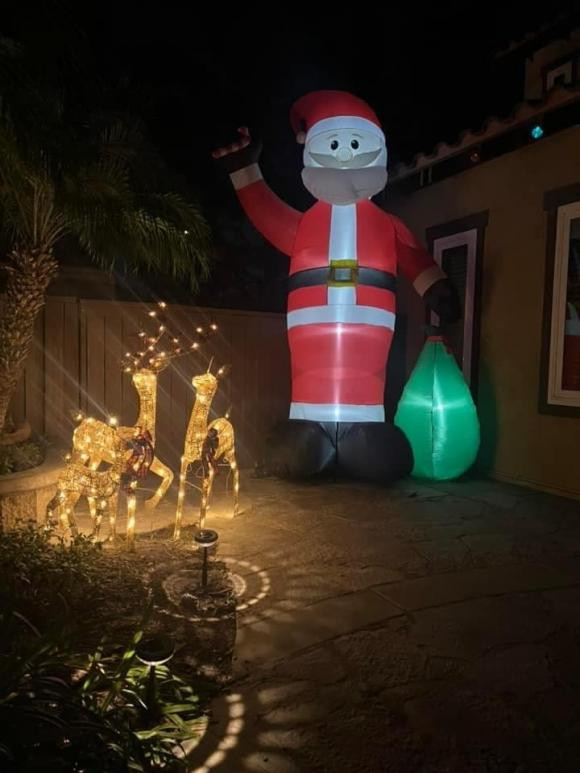 Qua loạt ảnh có thể thấy căn nhà của Thanh Thảo được trang hoàng vô cùng lộng lẫy trước thềm Giáng sinh.