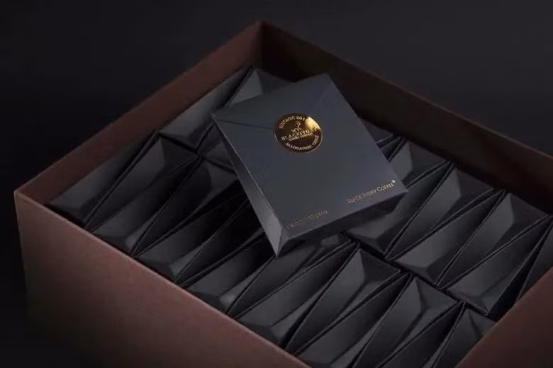 Loại cà phê này có giá lên tới 1.500 USD/pound (tương đương hơn 70 triệu đồng/kg). Ảnh: Luxe Digital