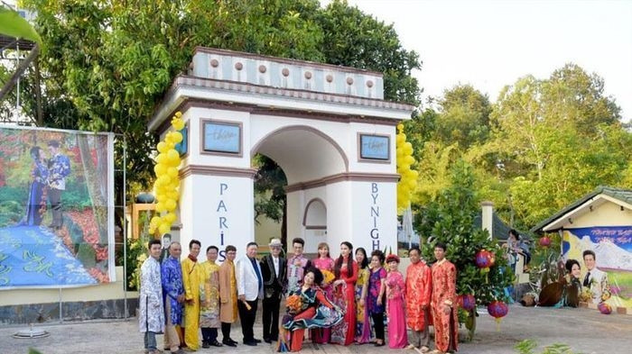 Không chỉ tổ chức những đám cưới rầm rộ, MC Thanh Bạch - "bà trùm" Thúy Nga còn khiến mọi người trầm trồ khi sở hữu phủ rộng lên tới 10.000m2 tại Đồng Nai. Ảnh: Vietnamnet