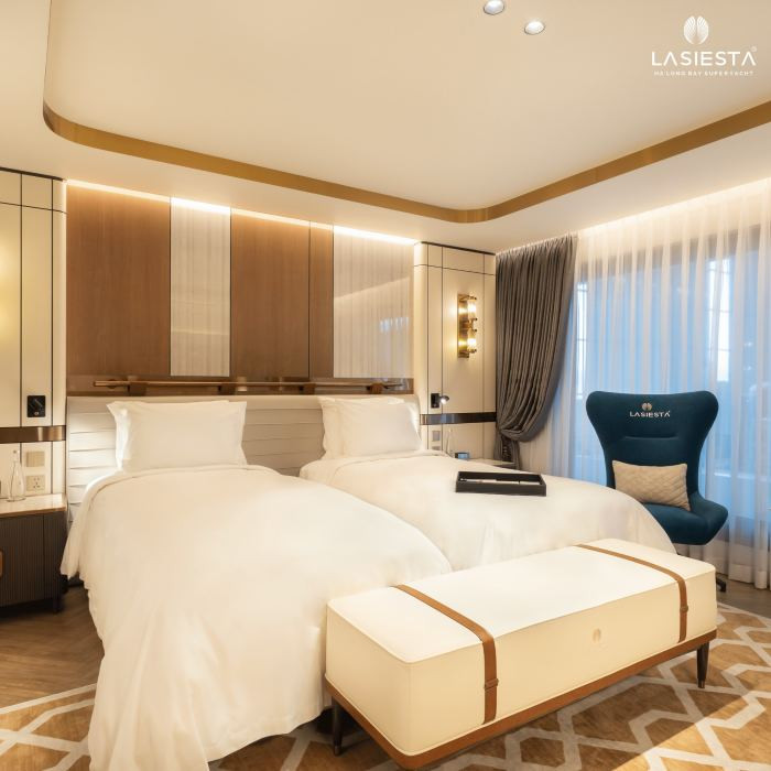 55 phòng nghỉ trên du thuyền được chú trọng đến từng chi tiết, mỗi cabin có diện tích từ 33 - 100 m2, sở hữu ban công riêng, tủ áo quần lớn, phòng tắm đứng... Ảnh: Dulichduthuyen