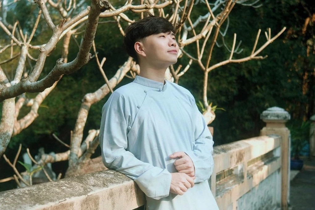 Thiếu gia tập đoàn nghìn tỷ khiến dân tình ngưỡng mộ bởi sự nổ lực, từ học tập đến kinh doanh. Tuấn Kiệt du học tại Anh ngành Quản trị kinh doanh tại trường King’s College London từ năm 2013 đến 2015. Năm 2016, Vưu Tuấn Kiệt học và tốt nghiệp thạc sĩ tại UIBE - Bắc Kinh. Ảnh: FBNV