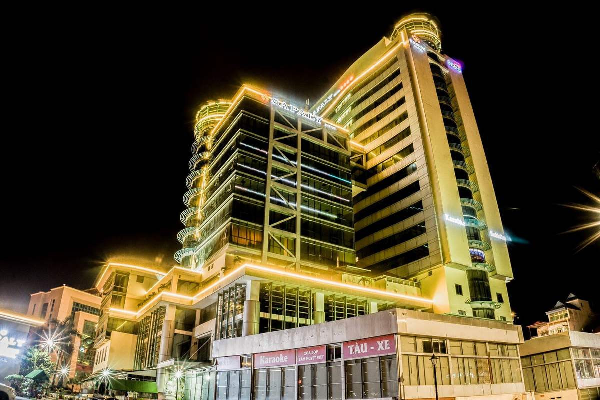 Về cơ ngơi của Tuấn Kiệt, được biết thiếu gia Biti’s đang sở hữu một khách sạn 4 sao toạ lạc tại tỉnh Lào Cai. Ảnh: Booking