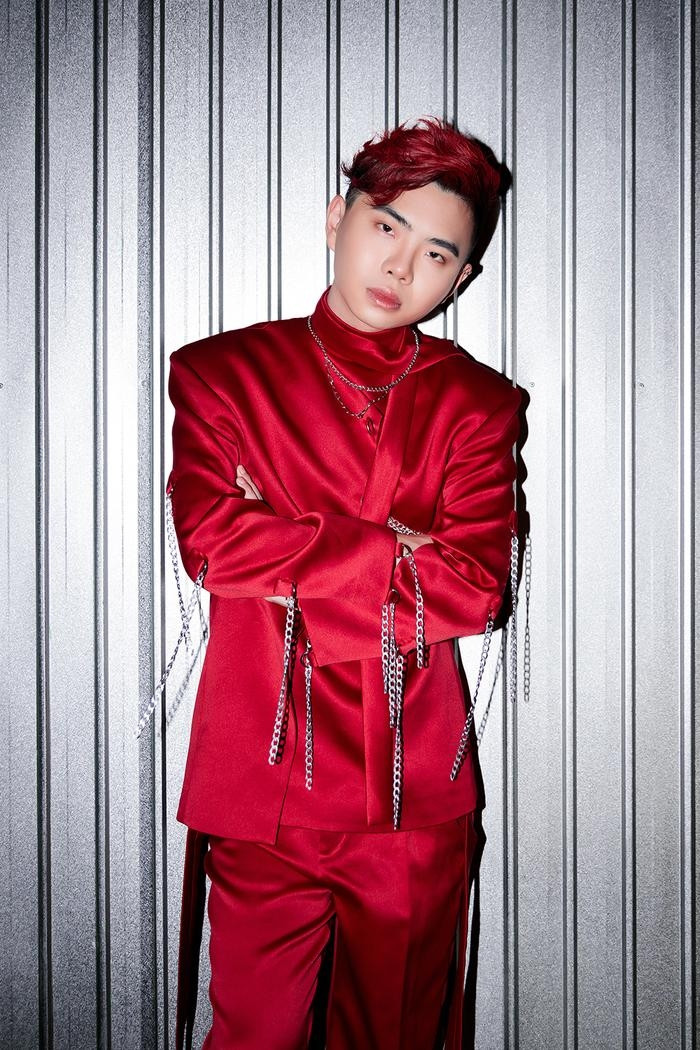 Tuấn Kiệt đã phát hành 2 album gồm 24 ca khúc tự sáng tác bằng tiếng Anh, quay 6 MV, hầu hết thuộc thể loại pop điện tử, hơi hướng Âu-Mỹ. Gần đây nhất, Tuấn Kiệt ra mắt MV nhạc Việt - Mê cung. Ảnh: Saostar